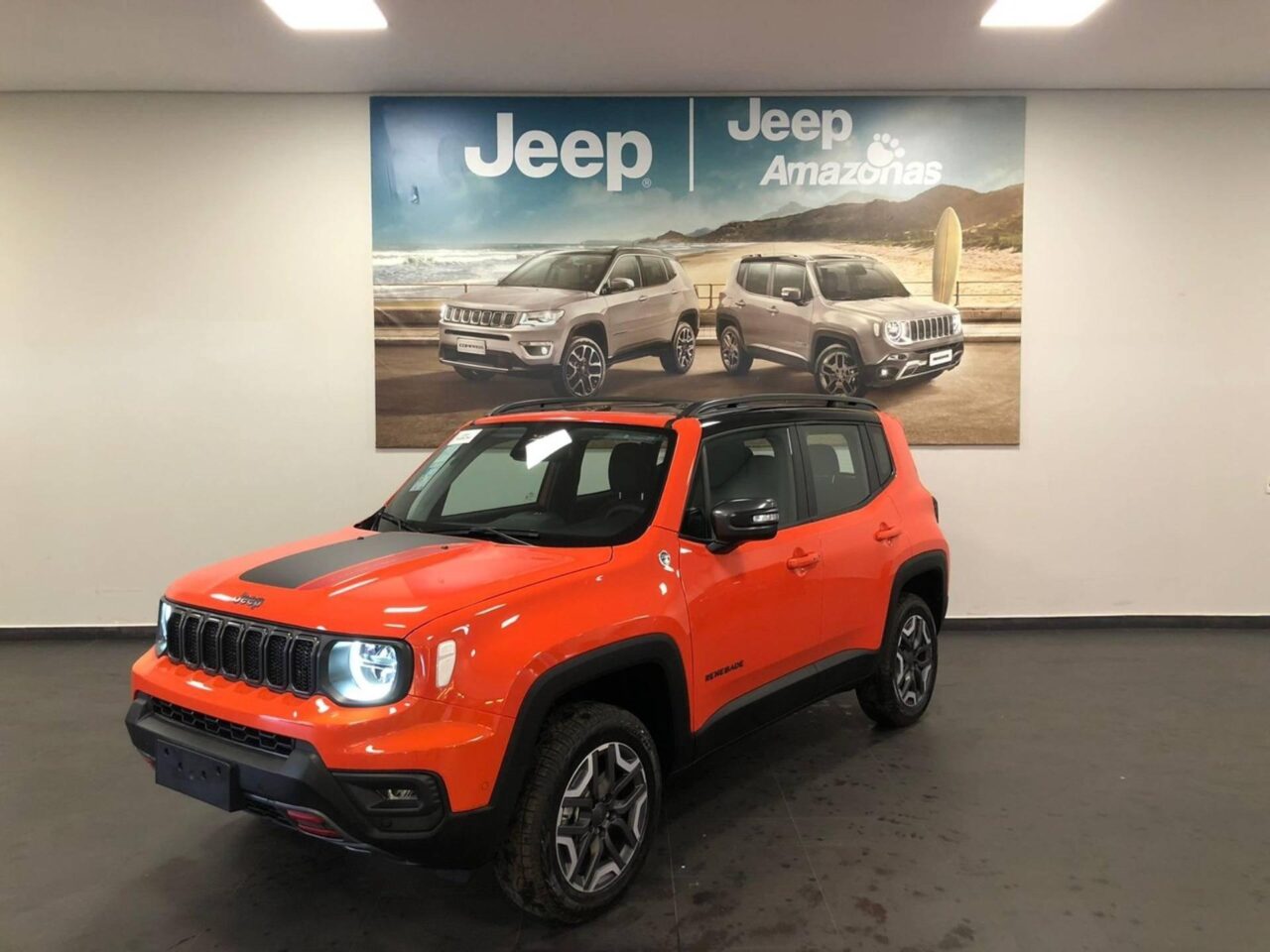 jeep renegade 1.3 t270 turbo flex trailhawk 4x4 at9 wmimagem16225501642 O SUV tem sido uma escolha popular para aqueles que buscam um veículo compacto com um toque de aventura e capacidade off-road. Além disso, o Jeep Renegade Sport está com um desconto atrativo para empresas e produtores rurais durante o mês de outubro