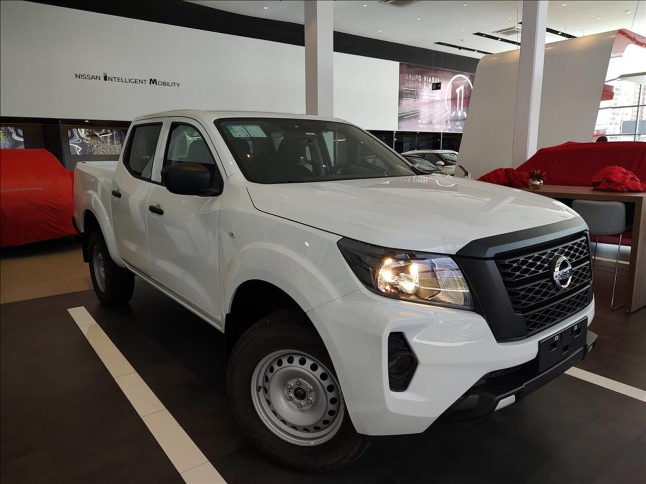 nissan frontier 2.3 16v turbo diesel s cd 4x4 manual wmimagem09151766330 A picape destaca-se na sua categoria, pois atende de forma precisa às demandas que requerem agilidade e resistência. Além disso, a Nissan Frontier S pode desempenhar um papel fundamental na eficiência dos negócios, garantindo ao mesmo tempo conforto para seus usuários