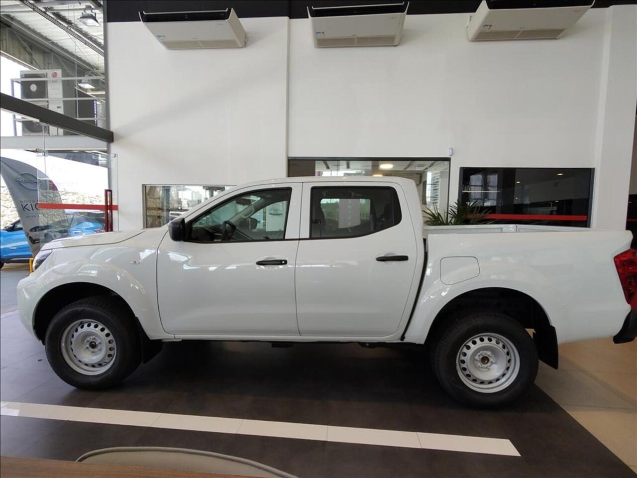 nissan frontier 2.3 16v turbo diesel s cd 4x4 manual wmimagem09173380660 A picape destaca-se na sua categoria, pois atende de forma precisa às demandas que requerem agilidade e resistência. Além disso, a Nissan Frontier S pode desempenhar um papel fundamental na eficiência dos negócios, garantindo ao mesmo tempo conforto para seus usuários