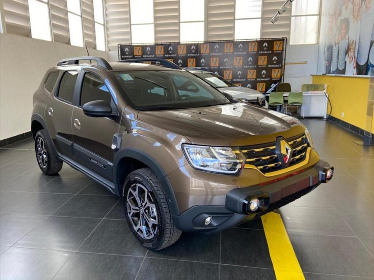 renault duster 1.3 tce flex iconic xtronic wmimagem10480404932 O SUV oferece duas opções de acabamento disponíveis para pessoas com deficiência (PcD). Com motorização 1.6 de quatro cilindros, boa altura em relação ao solo, amplo espaço interno e de porta-malas, o Renault Duster é uma boa alternativa para a categoria