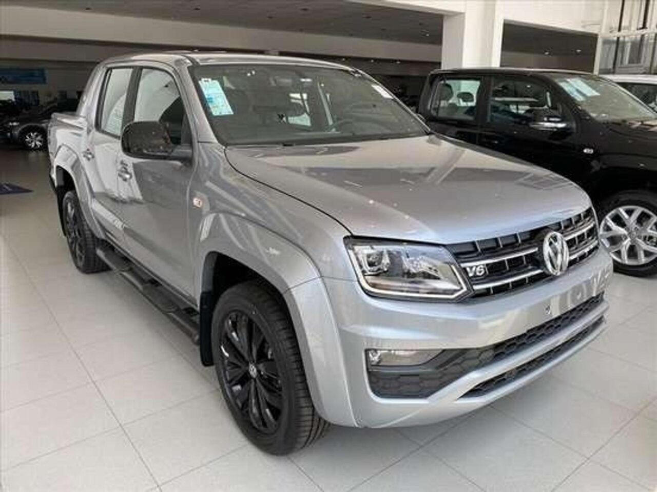 volkswagen amarok 3.0 v6 tdi diesel highline extreme cd 4motion automatico wmimagem16540512517 1 Durante o mês de outubro, empresas e produtores rurais poderão adquirir a Amarok na versão Extreme com descontos especiais. A picape tem bom desempenho e resistência, sendo ideal para atividades off-road