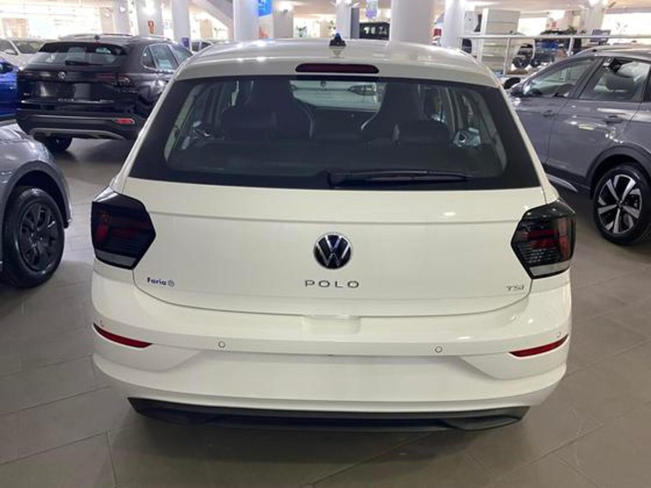 volkswagen polo 1.0 170 tsi highline automatico wmimagem1620452326 O hatch vem com uma série de equipamentos de alta tecnologia, projetados para oferecer aos usuários uma experiência excepcional ao dirigir. Além disso, o Volkswagen Polo Highline aumentou os descontos para pessoas com deficiência (PcD) durante o mês de outubro