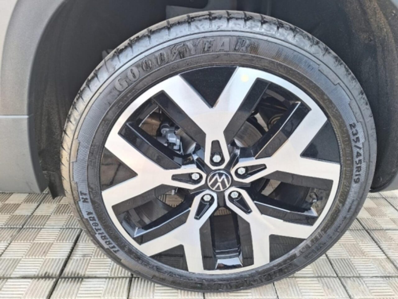 volkswagen taos 1.4 250 tsi total flex highline automatico wmimagem17031048428 Durante todo o mês de outubro, está em andamento uma campanha especial que proporciona uma oportunidade exclusiva para pessoas com deficiência adquirirem o Volkswagen Taos com isenção do Imposto sobre Produtos Industrializados (IPI), resultando em um desconto generoso