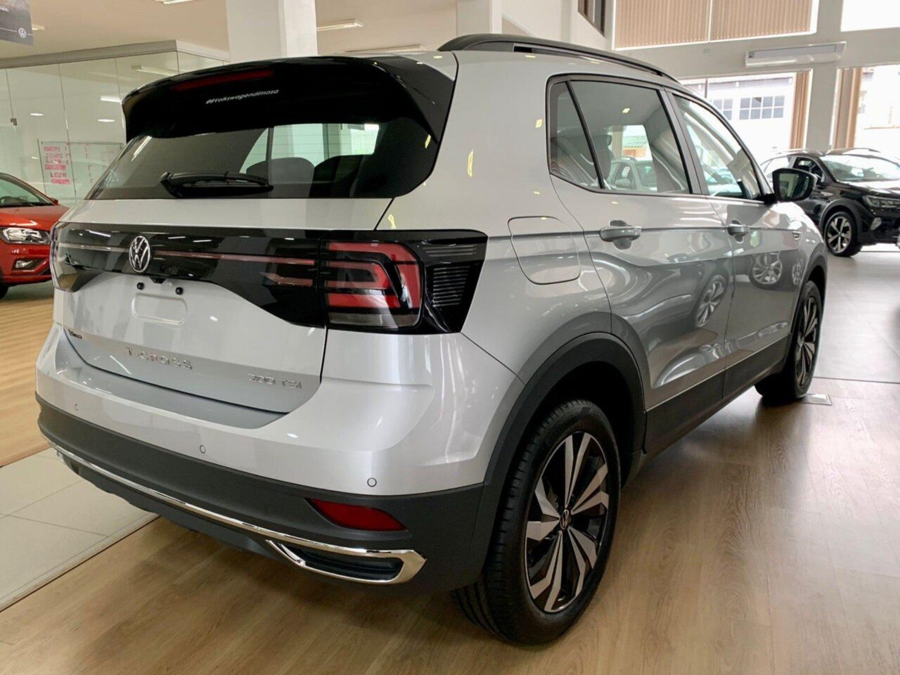 volkswagen tcross 1.0 200 tsi total flex comfortline automatico wmimagem14121868730 A versão Highline do T-Cross, com um bom desconto e uma vasta lista de equipamentos, além de amplo espaço interno, é uma boa alternativa para pessoas com deficiência (PcD)