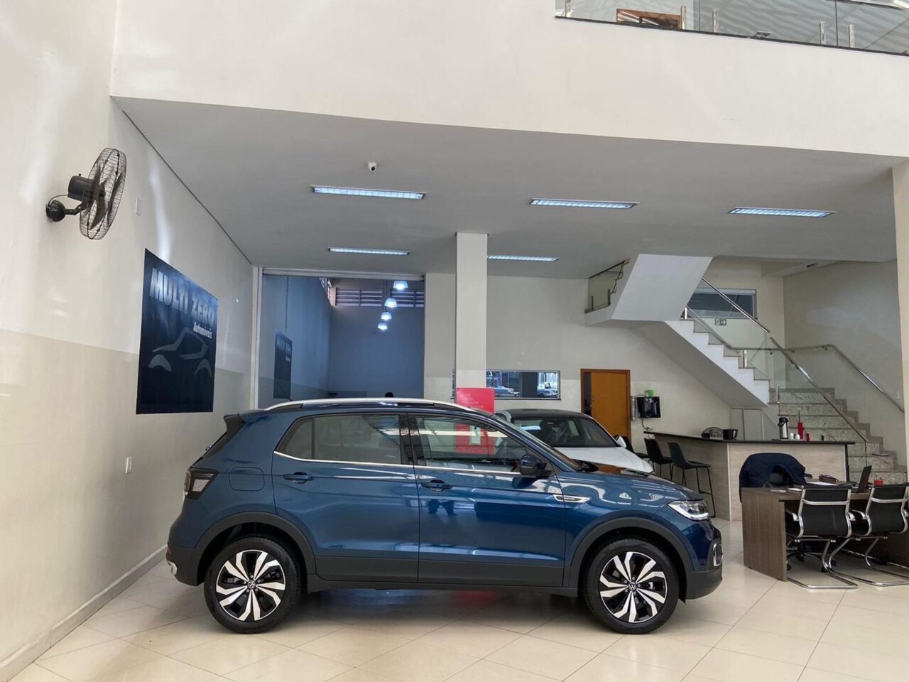 volkswagen tcross 1.4 250 tsi total flex highline automatico wmimagem09201775317 O veículo oferece um conjunto abrangente de equipamentos que redefine a experiência de dirigir um SUV moderno. Além disso, o Volkswagen T-Cross está disponível com condições excelentes para vendas diretas, direcionadas a empresas, taxistas e pessoas com deficiência (PcD)