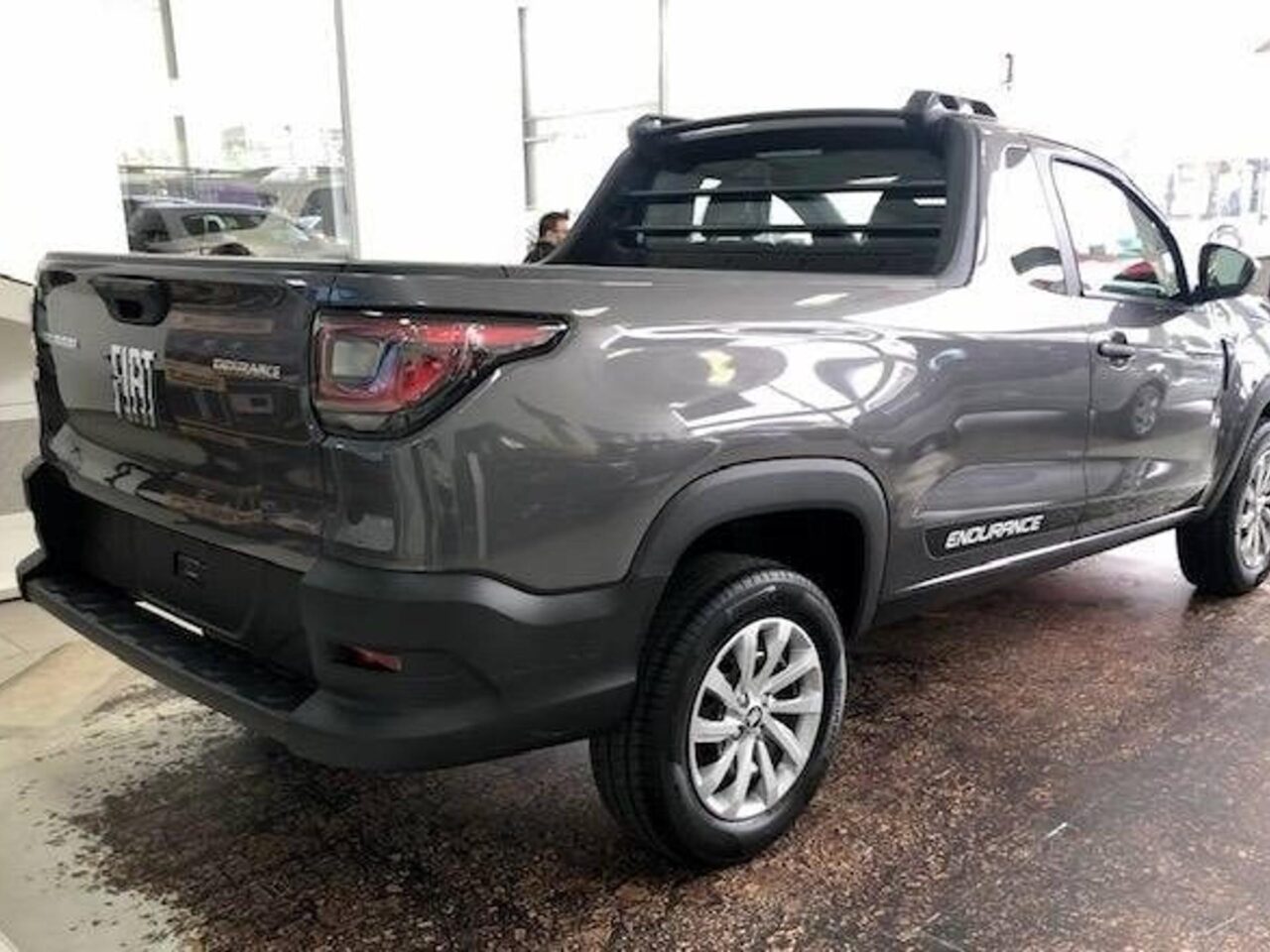 fiat strada 1.3 firefly flex endurance cs manual wmimagem12454263723 Sendo recomendada mais para uso comercial, a nova Fiat Strada Endurance possui uma boa relação custo-benefício