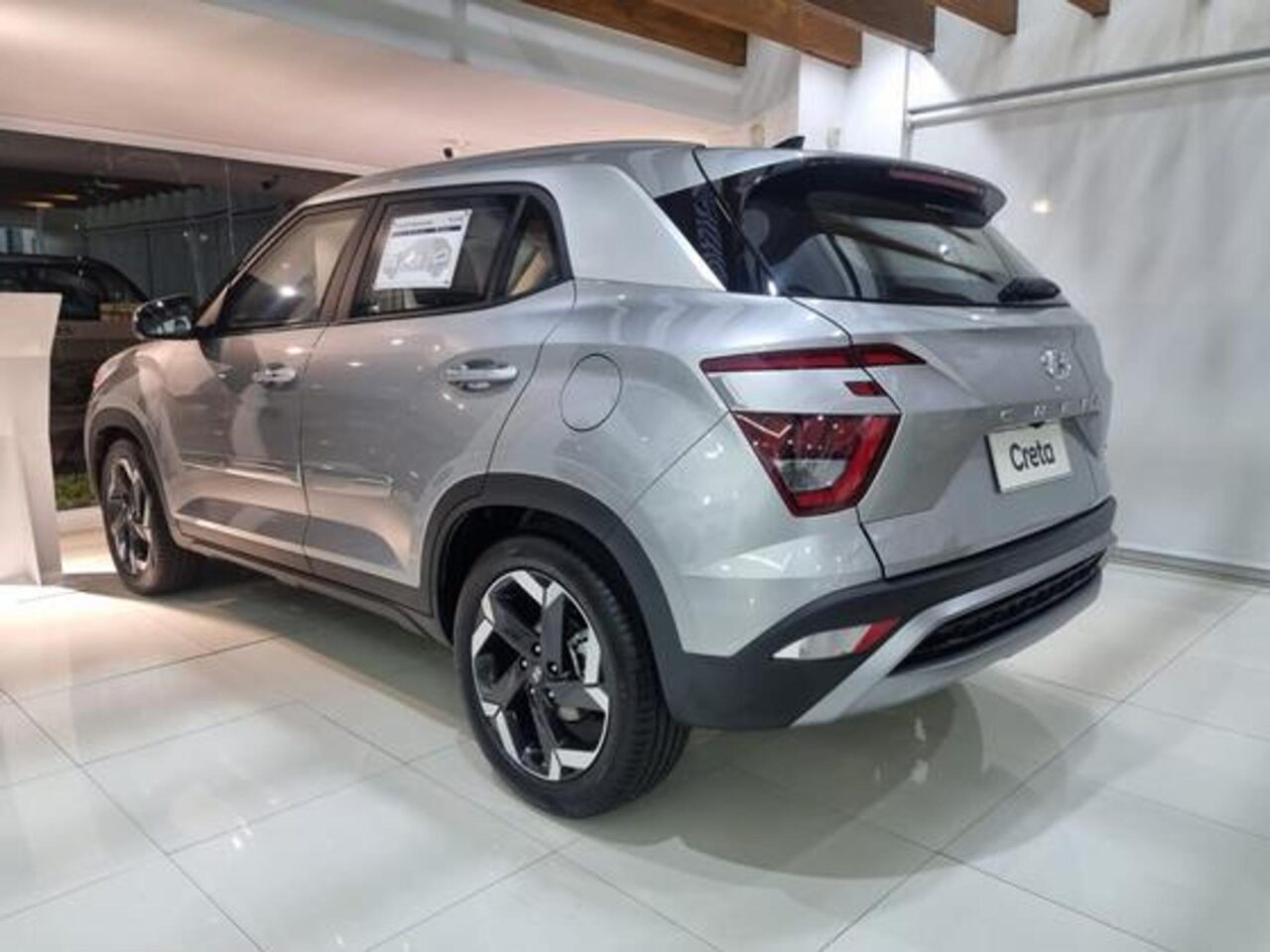 hyundai creta 2.0 flex ultimate automatico wmimagem11034924282 Mesmo sendo o modelo de entrada, o Hyundai Creta Comfort é uma das melhores opções em termos de custo-benefício, apesar de não ter o requinte e as tecnologias presentes nas versões topo de linha