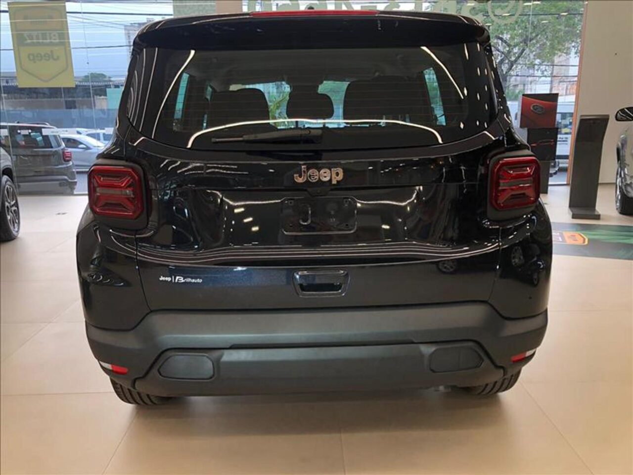 jeep renegade 1.3 t270 turbo flex at6 wmimagem11175164411 Com um apelo visual diferenciado, o Jeep Renegade Trailhawk está disponível com condições exclusivas para pessoas com deficiência (PcD) em novembro