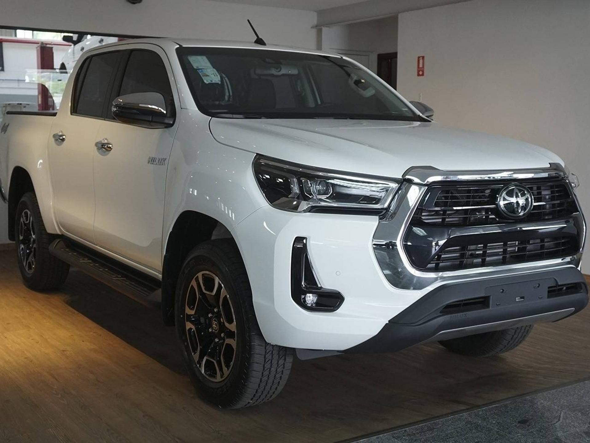 Toyota Hilux SRV 2024