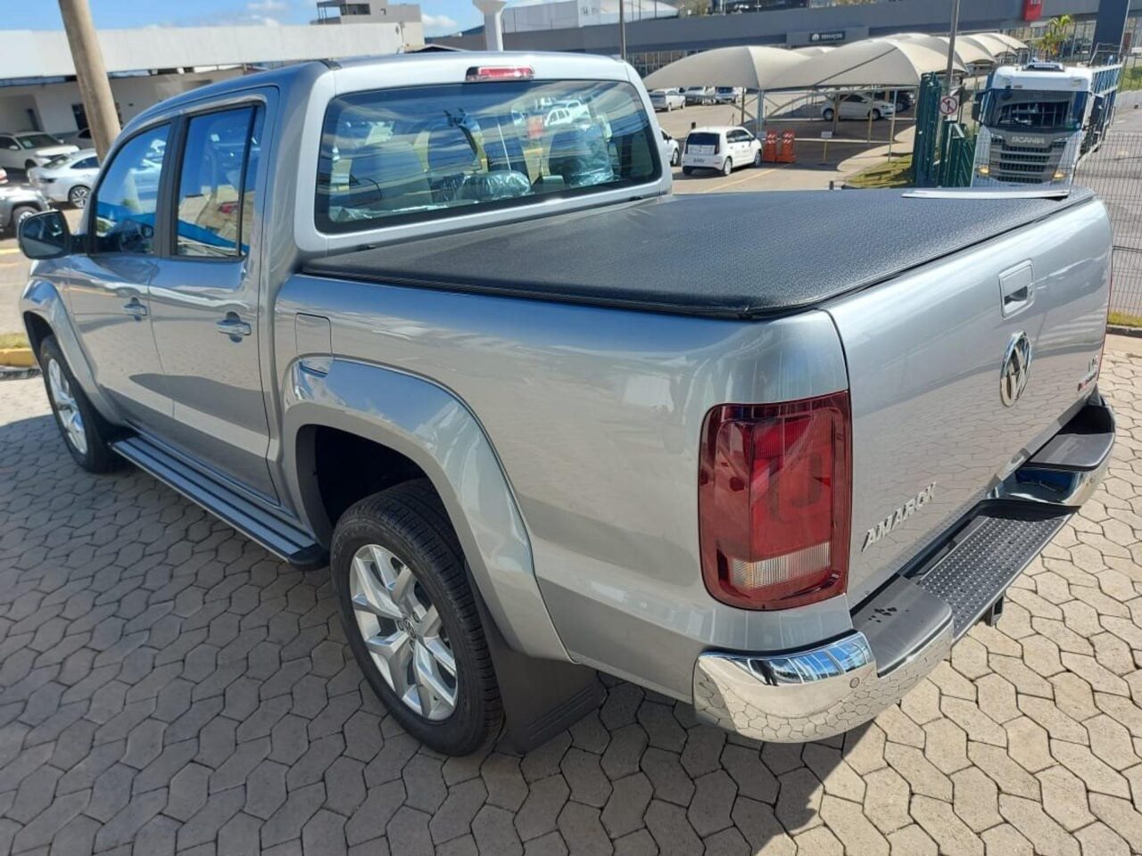 volkswagen amarok 3.0 v6 tdi diesel highline cd 4motion automatico wmimagem16512930420 Com um desconto atraente e uma excelente capacidade de carga, a Volkswagen Amarok Highline apresenta-se como uma ótima opção para empresas e produtores rurais