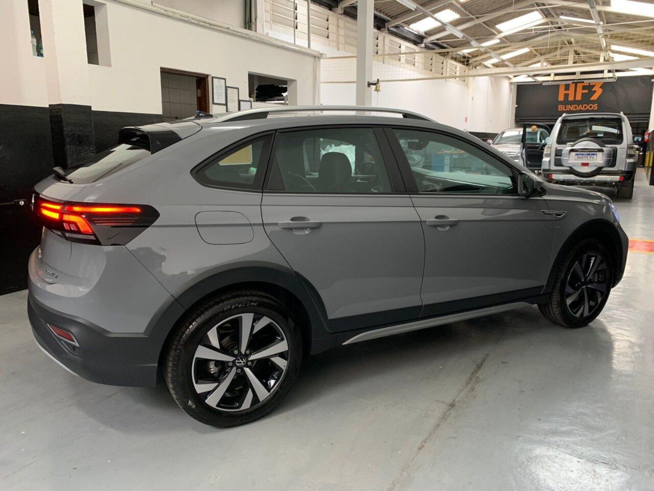 volkswagen nivus 1.0 200 tsi total flex highline automatico wmimagem15014257939 Com um desconto generoso destinado a pessoas com deficiência (PcD), a versão Highline do Volkswagen Nivus, que é a topo de linha, oferece uma extensa lista de equipamentos e avançada tecnologia embarcada