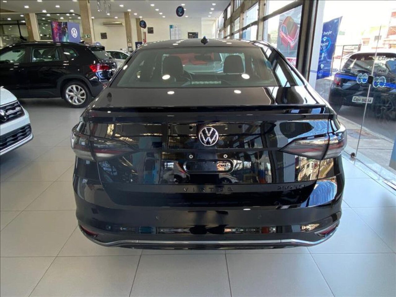 volkswagen virtus 1.4 250 tsi exclusive automatico wmimagem17041938651 A versão topo de linha, o Volkswagen Virtus Exclusive tem uma vasta lista de equipamentos, além de contar com um desconto generoso para pessoas com deficiência PcD