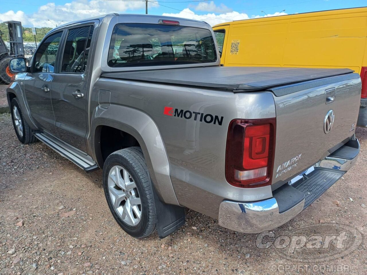 Volkswagen Amarok Highline 4Motion leilao1 O leilão do Volkswagen Amarok Highline 4Motion 2.0 TDI Biturbo de 2017 oferece a oportunidade de adquirir uma picape premium por um valor competitivo.