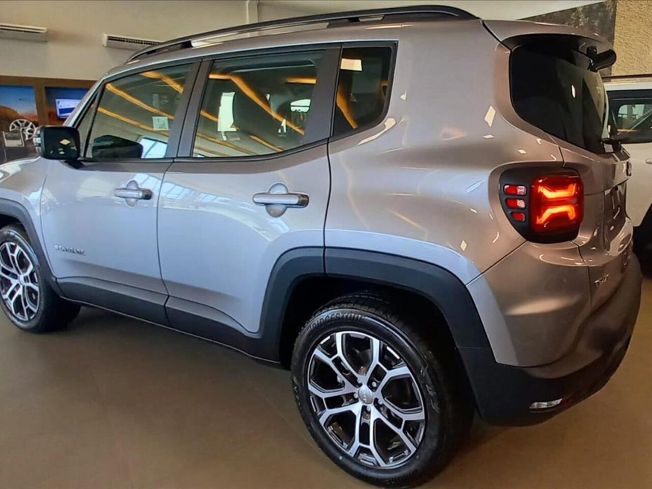 Jeep Renegade Sport CNPJ 2024