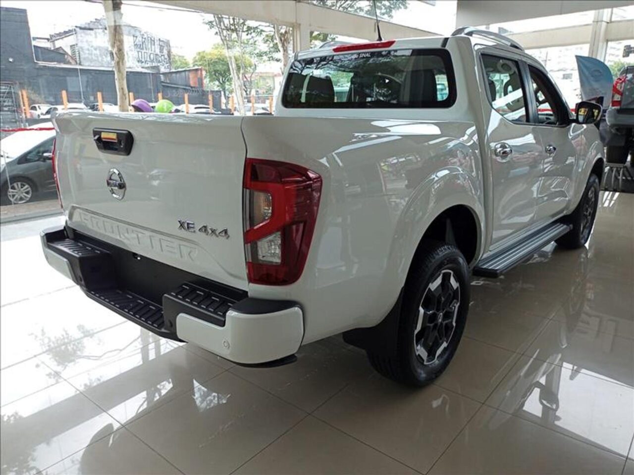 Nissan Frontier XE 2024