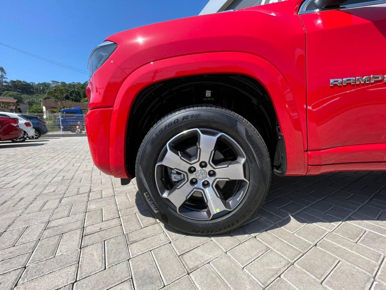 ram rampage 2.0 turbo diesel laramie 4x4 automatico wmimagem11381646323 Sendo uma versão intermediária, a Ram Rampage Laramie Diesel 2024 oferece uma lista abrangente de equipamentos e uma relação custo-benefício atrativa