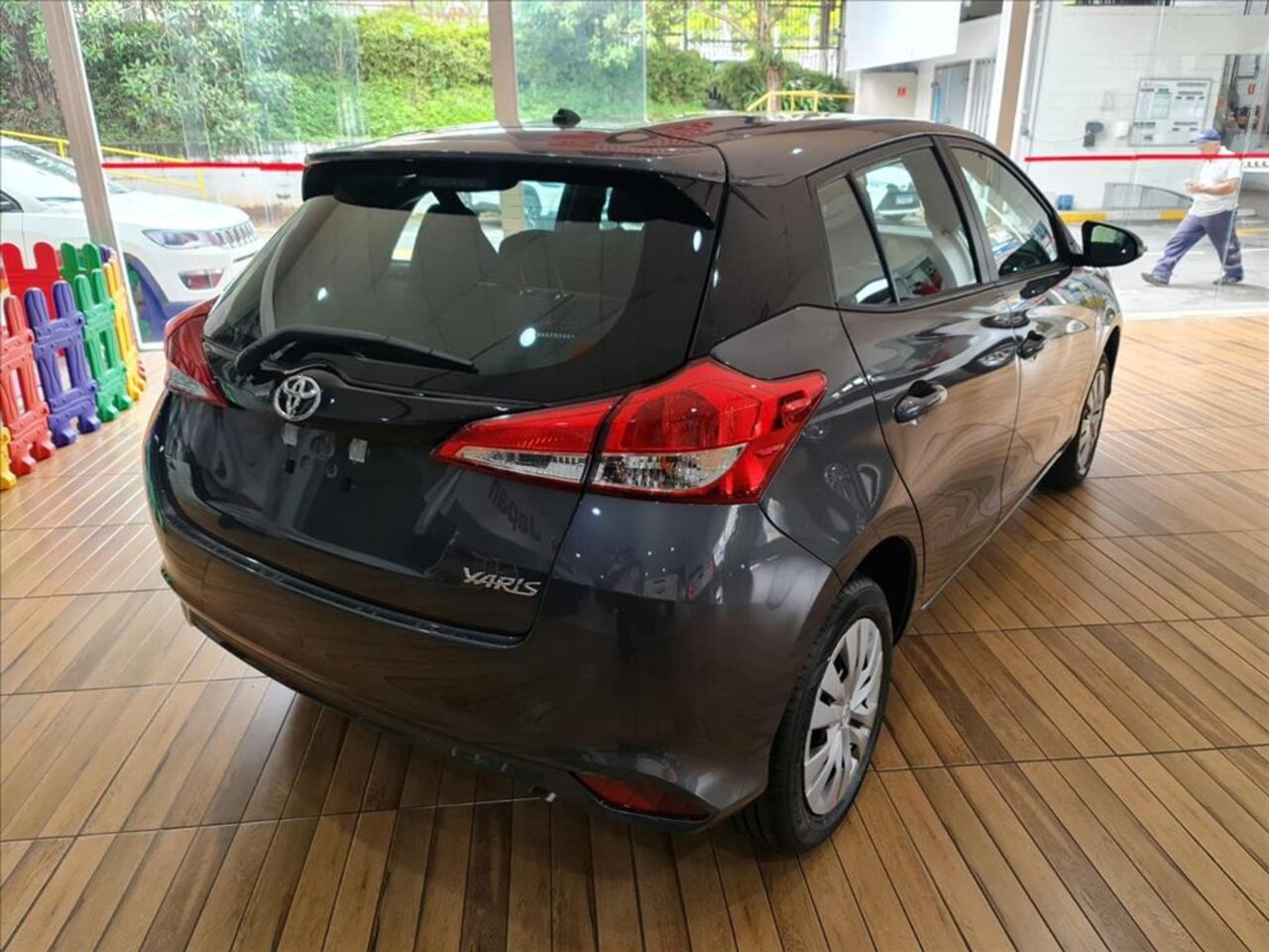 Toyota Yaris Hatch XL 2024