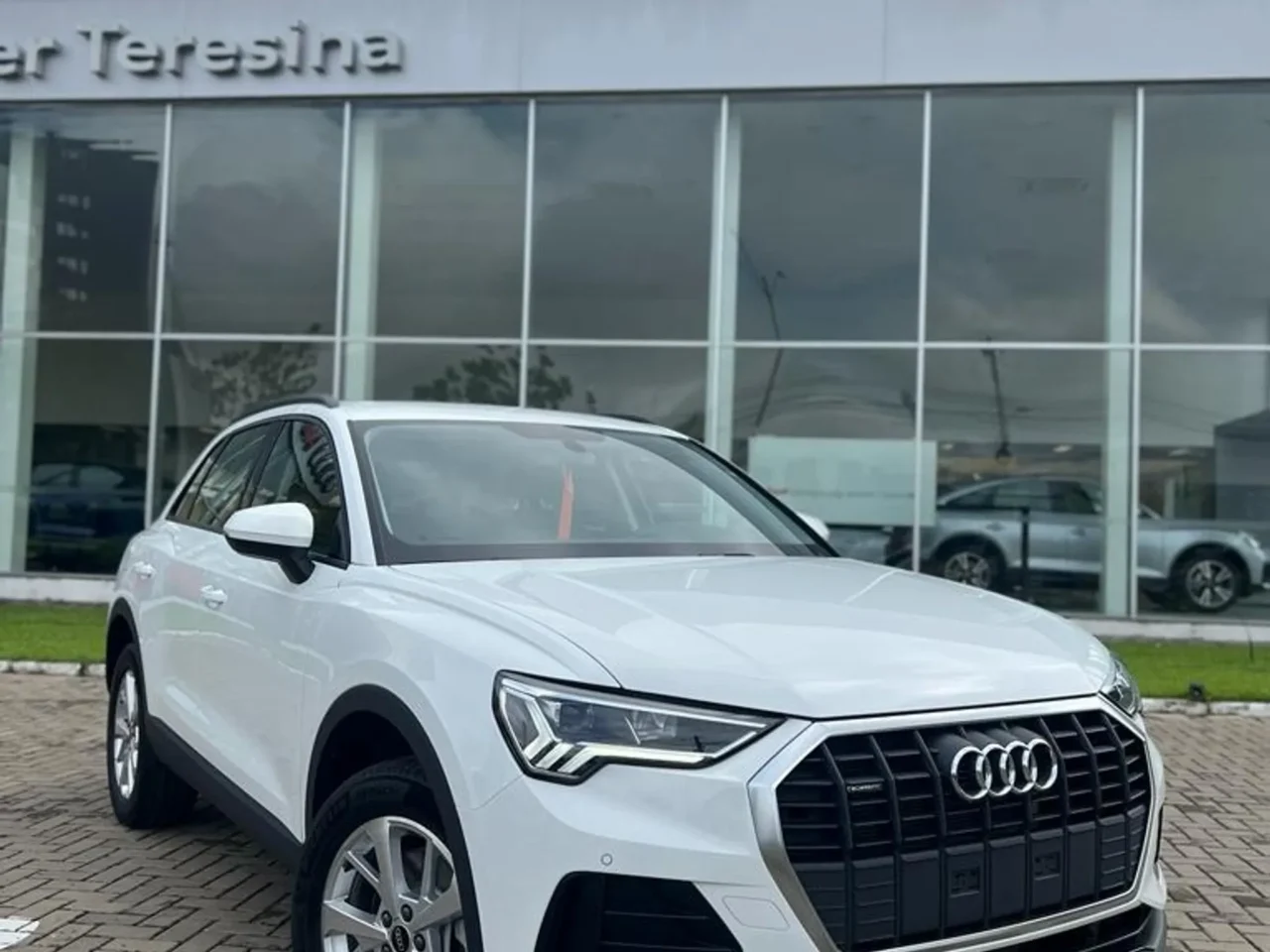 audi q3 2 0 40 tfsi gasolina prestige quattro tiptronic wmimagem18322503617 1 Com bom desempenho e excelente acabamento, o Audi Q3 Prestige TFSi Quattro 2024 possui muitos atrativos, mas seu preço é intimidador