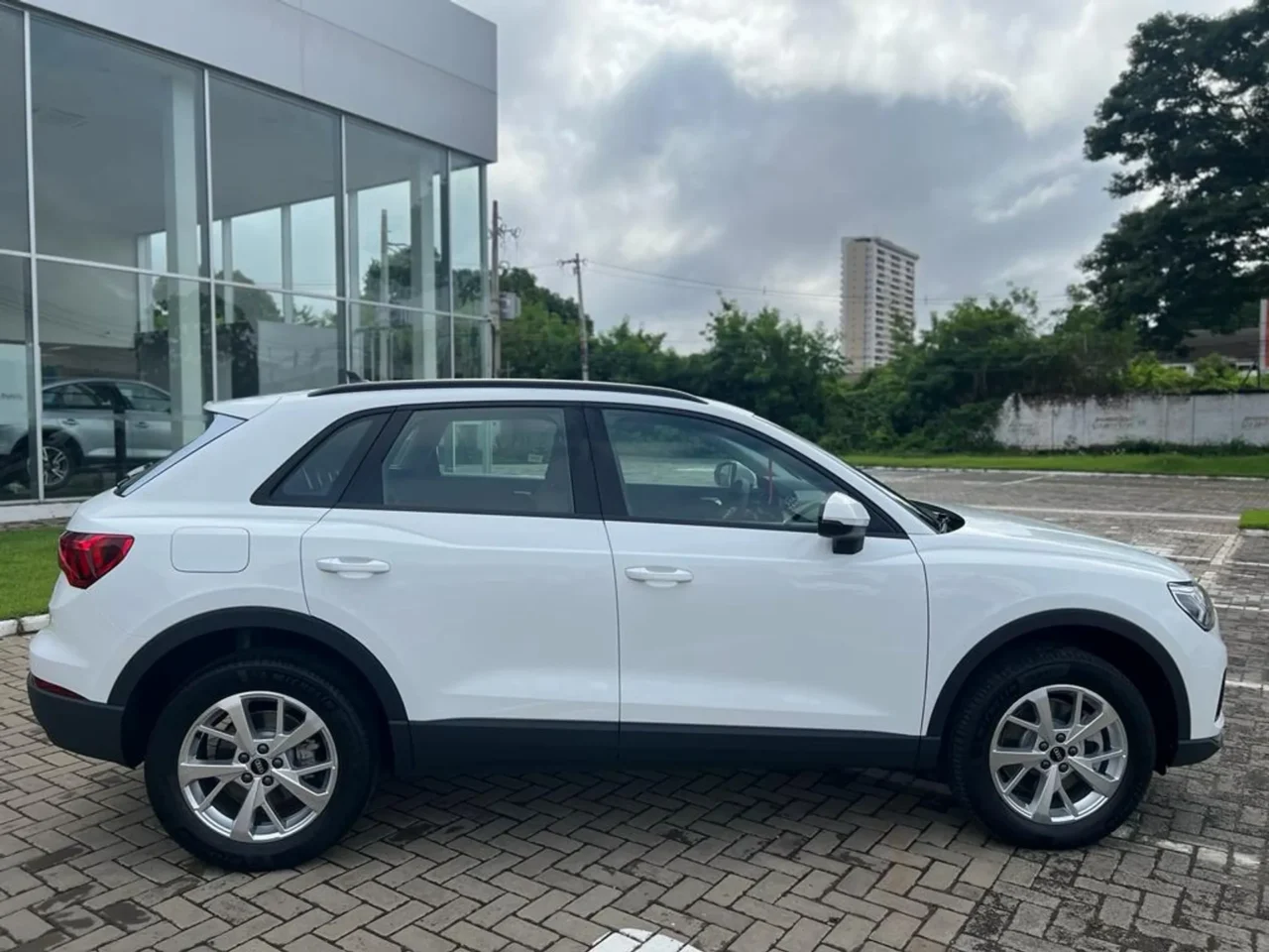 audi q3 2 0 40 tfsi gasolina prestige quattro tiptronic wmimagem18322595524 1 Com bom desempenho e excelente acabamento, o Audi Q3 Prestige TFSi Quattro 2024 possui muitos atrativos, mas seu preço é intimidador