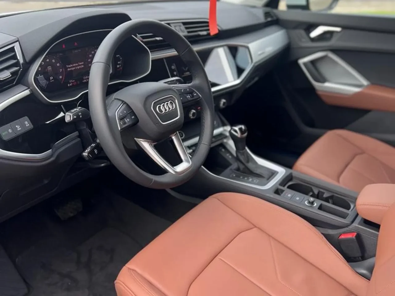 audi q3 2 0 40 tfsi gasolina prestige quattro tiptronic wmimagem18322744222 Com bom desempenho e excelente acabamento, o Audi Q3 Prestige TFSi Quattro 2024 possui muitos atrativos, mas seu preço é intimidador