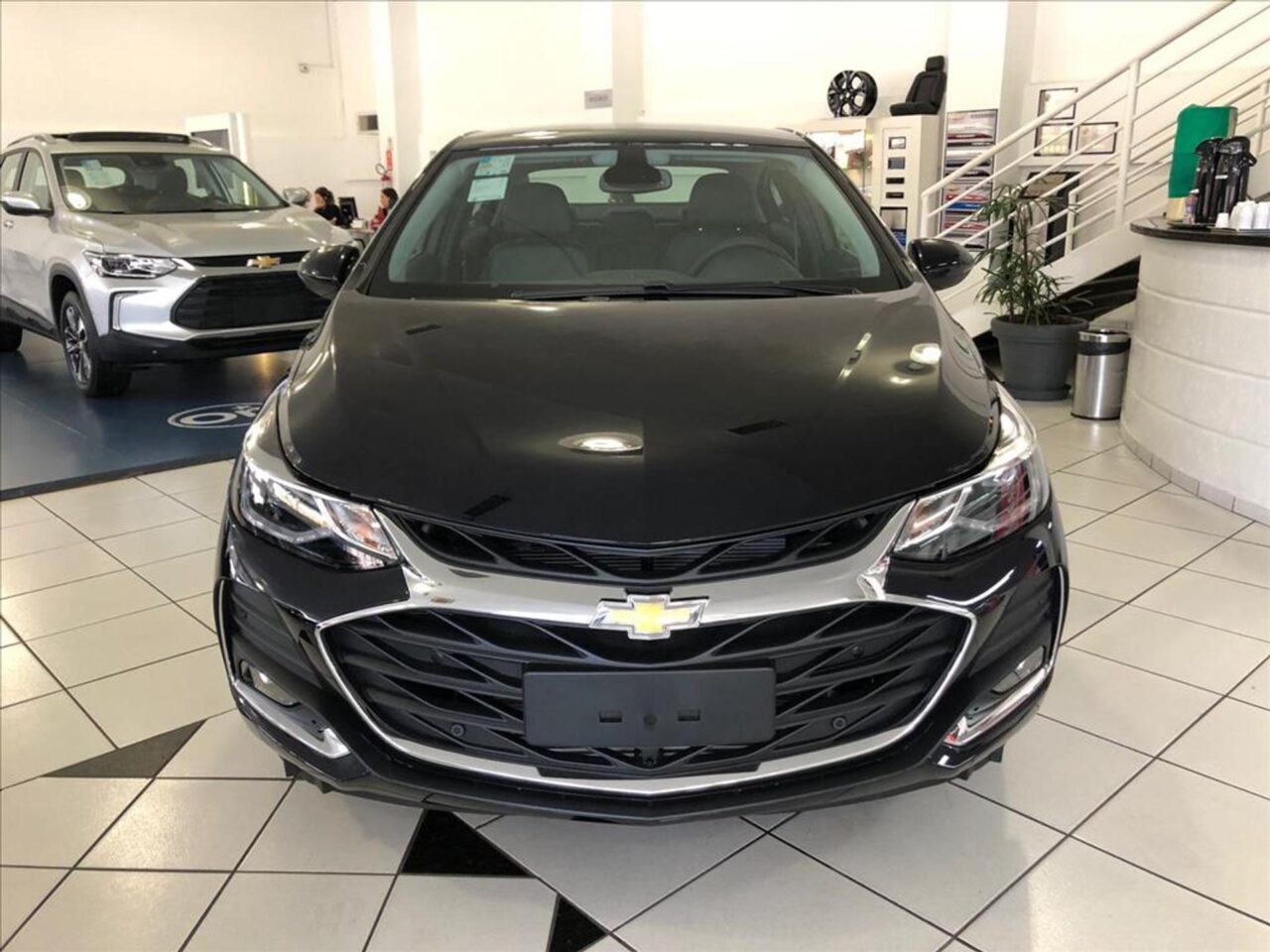 chevrolet cruze 1.4 turbo ltz 16v flex 4p automatico wmimagem14231951541 1 Com uma lista abrangente de equipamentos e um espaçoso interior, o Chevrolet Cruze Premier representa uma excelente opção no mercado