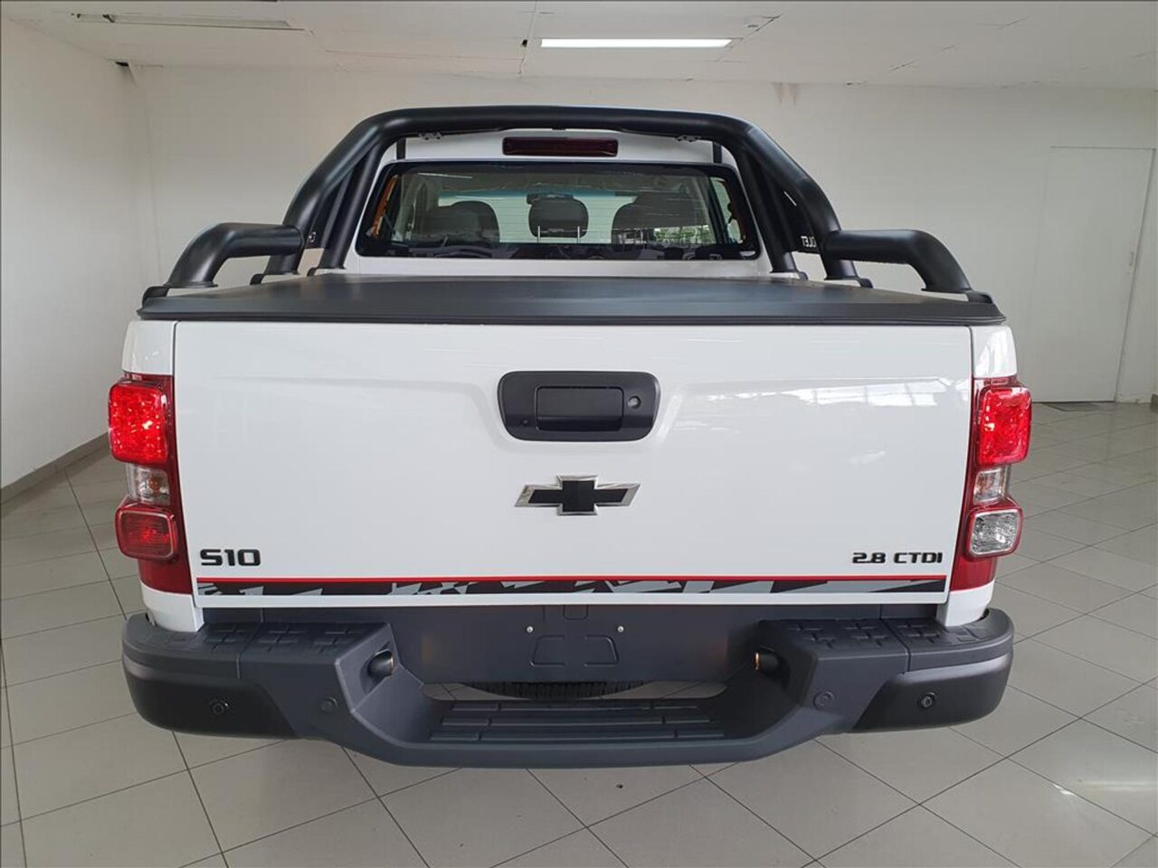 chevrolet s10 2.8 16v turbo diesel z71 cd 4x4 automatico wmimagem16574672047 Com um visual diferenciado, a Chevrolet S10 Z71 2024 exibe uma identidade própria aliada a uma boa lista de equipamentos de segurança, conforto e tecnologia.