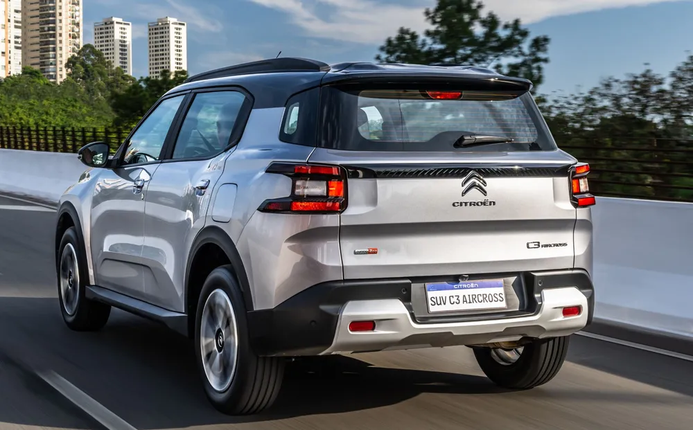 citroen c3 aircross traseira Com motorização turbinada e uma boa relação custo-benefício, o Citroën C3 Aircross Feel Turbo 2024 representa a versão de entrada