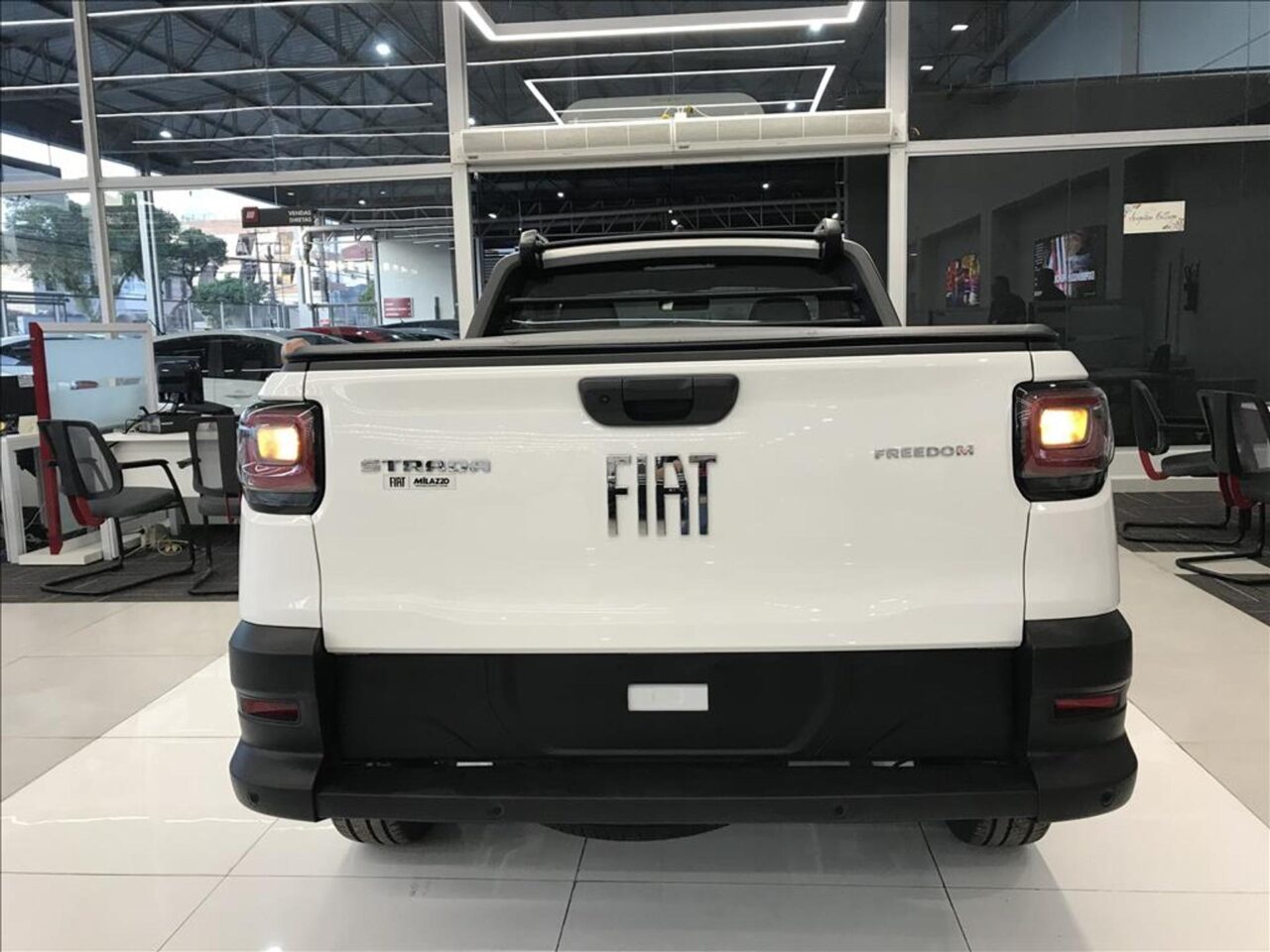 fiat strada 1.3 firefly flex freedom cs manual wmimagem12535855538 Com opções de cabine simples e dupla, a Fiat Strada Freedom está com tabela de preços atualizada para empresas e produtores rurais em janeiro de 2024