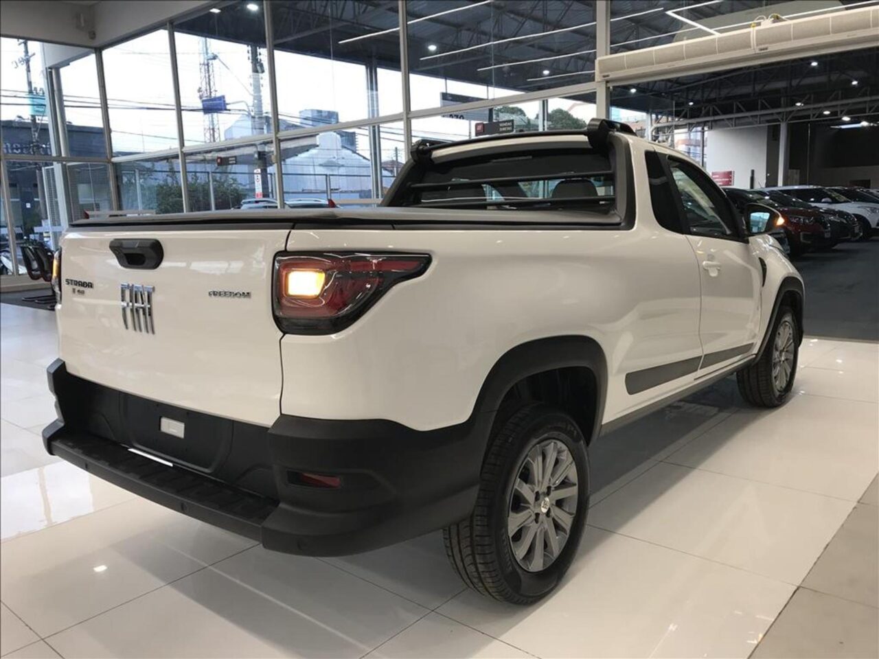 fiat strada 1.3 firefly flex freedom cs manual wmimagem12541109785 Com opções de cabine simples e dupla, a Fiat Strada Freedom está com tabela de preços atualizada para empresas e produtores rurais em janeiro de 2024