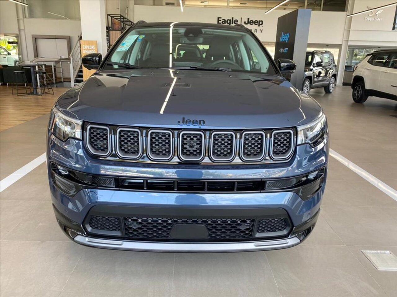 jeep compass 1.3 t270 turbo hibrido s 4xe at6 wmimagem1017214372 Com um interior requintado e bom desempenho, o Jeep Compass Limited TD350 2024 apresenta atributos positivos, apesar de seu preço