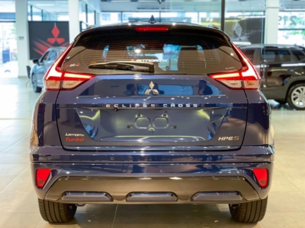 mitsubishi eclipse cross 1.5 mivec turbo gasolina hpes sawc cvt wmimagem15241016232 1 Com um visual bastante elegante, o Mitsubishi Eclipse Cross HPE representa a versão intermediária do SUV no mercado nacional