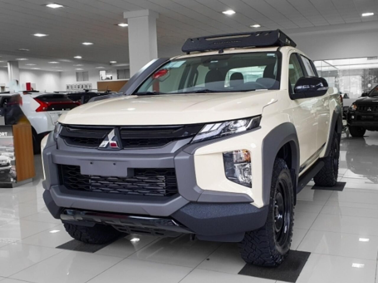 mitsubishi l200 triton 2.4 16v turbo diesel savana gls cd 4x4 automatico wmimagem11564877561 Com um visual bastante exclusivo, a Mitsubishi L200 Triton Savana 2024 oferece uma extensa lista de itens e um desempenho impressionante