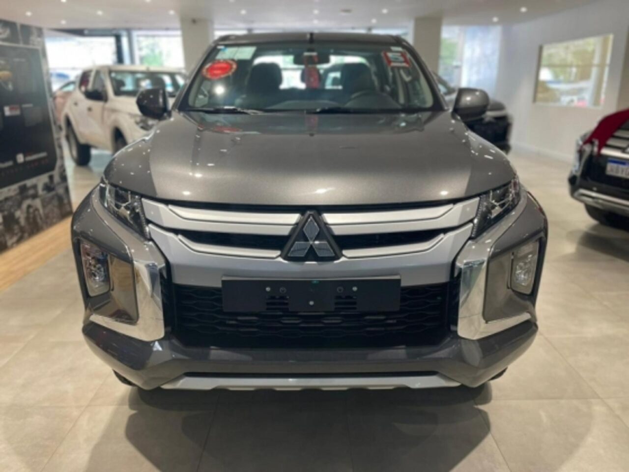 mitsubishi l200 triton 2.4 16v turbo diesel sport gls cd 4p 4x4 automatico wmimagem15010839777 1 Mesmo sendo a versão de entrada, a Mitsubishi L200 Triton Sport GLS 2024 apresenta uma ampla lista de equipamentos e uma significativa capacidade de carga