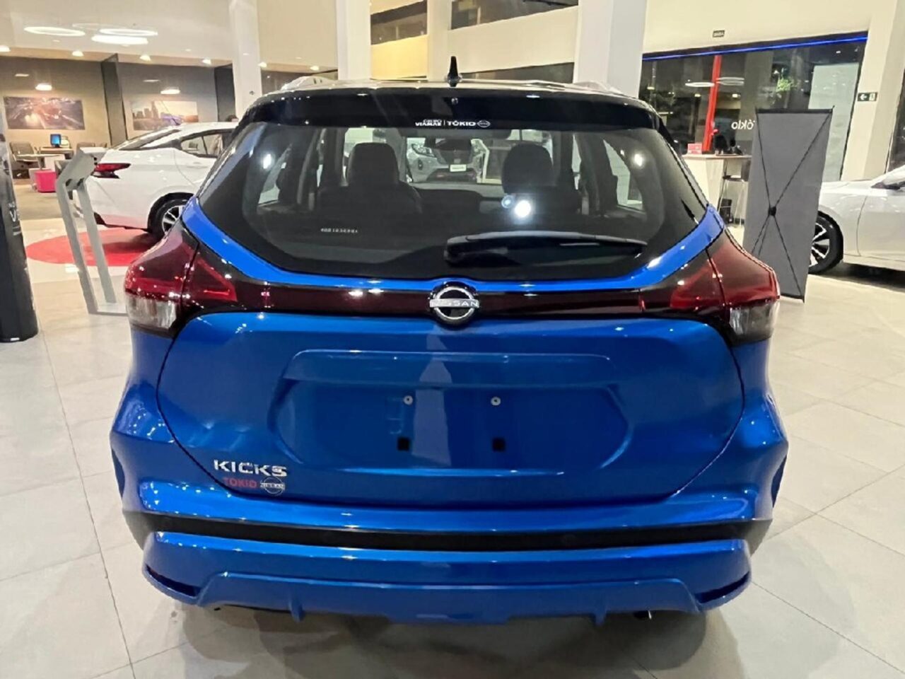 nissan kicks 1.6 16v flexstart exclusive xtronic wmimagem16134680033 1 Sendo a versão mais sofisticada, o Nissan Kicks Exclusive 2024 apresenta uma extensa lista de equipamentos e o melhor acabamento entre todas as versões