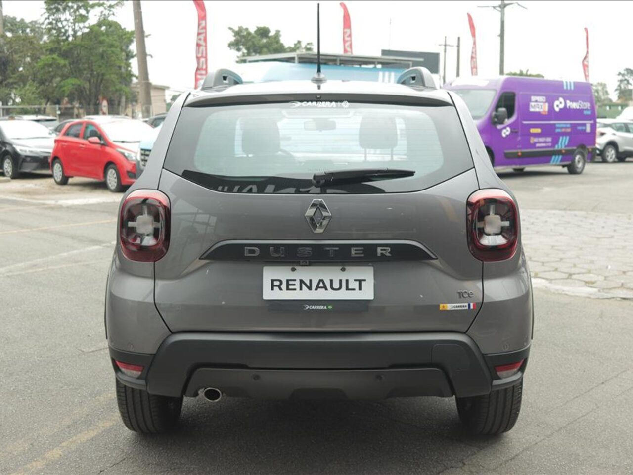 renault duster 1.3 tce flex iconic xtronic wmimagem15525790549 A versão intermediária, Renault Duster Iconic Plus 1.6 CVT 2024, oferece uma boa lista de equipamentos de segurança e conforto