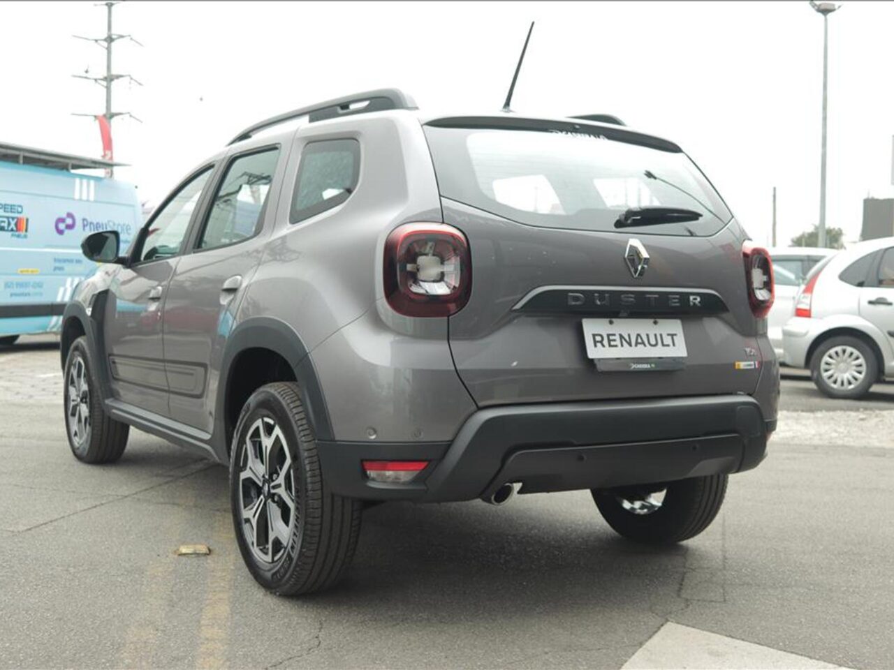 renault duster 1.3 tce flex iconic xtronic wmimagem15525840167 1 A versão intermediária, Renault Duster Iconic Plus 1.6 CVT 2024, oferece uma boa lista de equipamentos de segurança e conforto