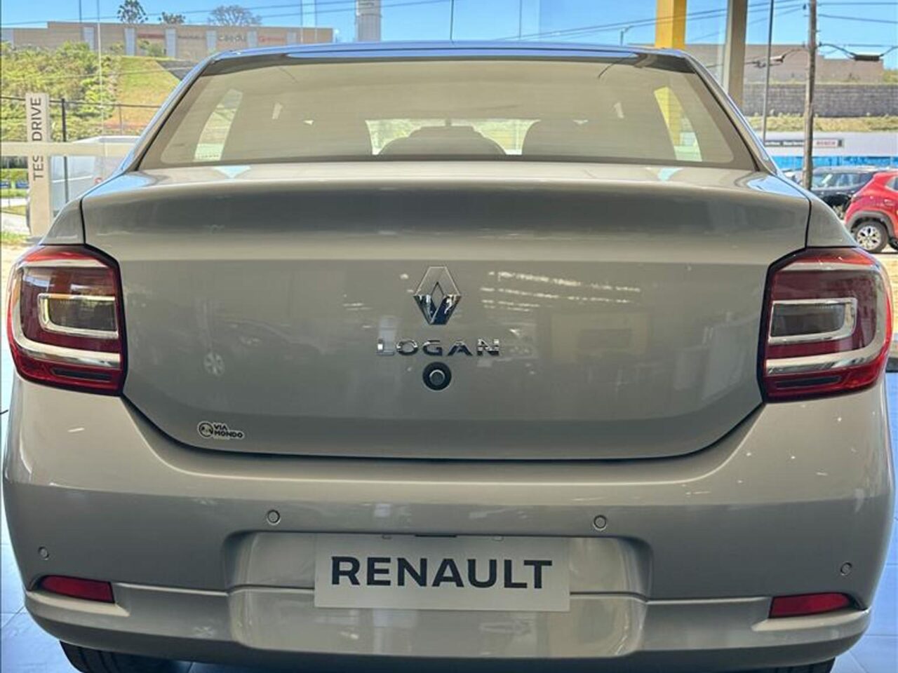 Renault Logan Zen 2024