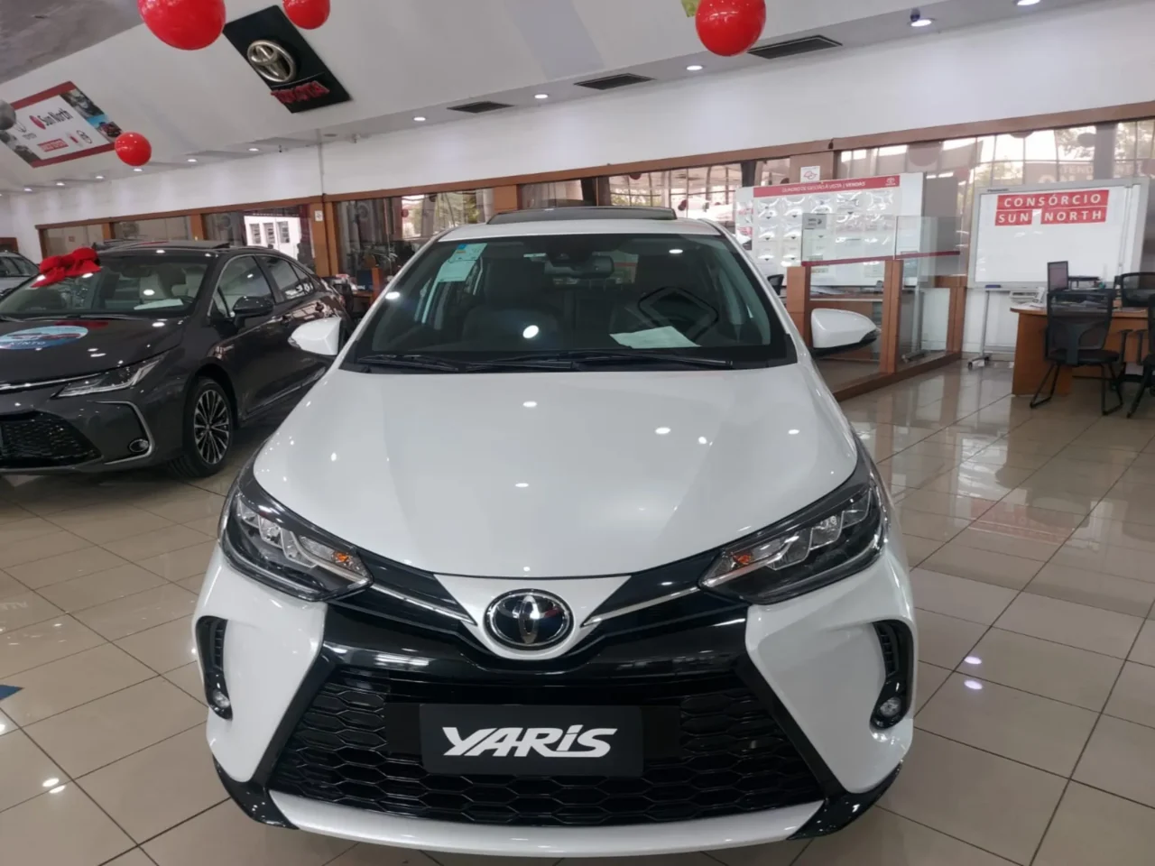 toyota yaris 1 5 16v flex sedan xls multidrive wmimagem19061877834 1 Com versões do hatch e sedã, a Toyota divulgou a tabela de preços do Yaris PcD em janeiro de 2024