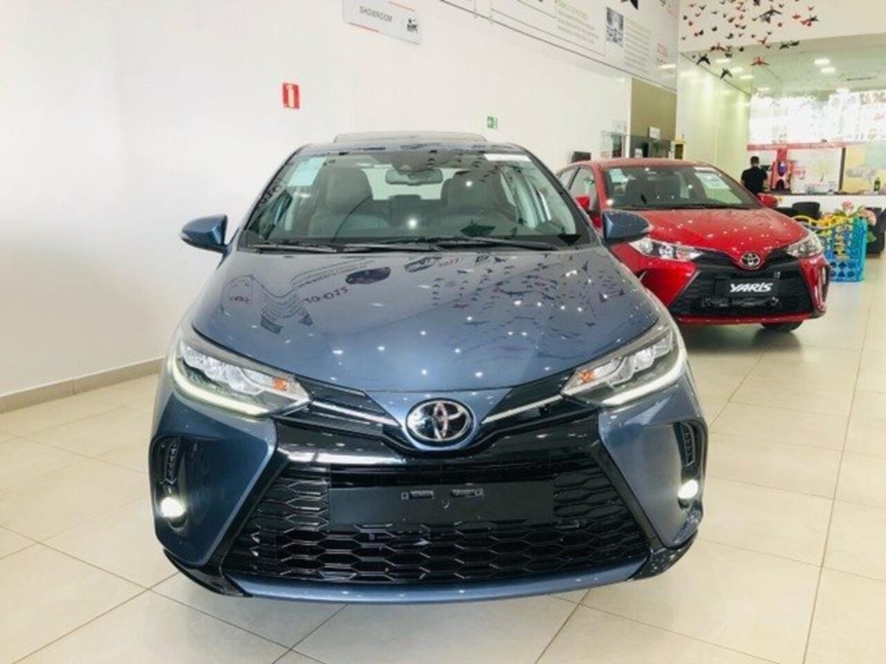 toyota yaris 1.5 16v flex sedan xls multidrive wmimagem10474776566 1 Embora seja uma versão de entrada, o Toyota Yaris Sedan XL 2024 possui características atrativas, como um porta-malas espaçoso e uma boa lista de equipamentos