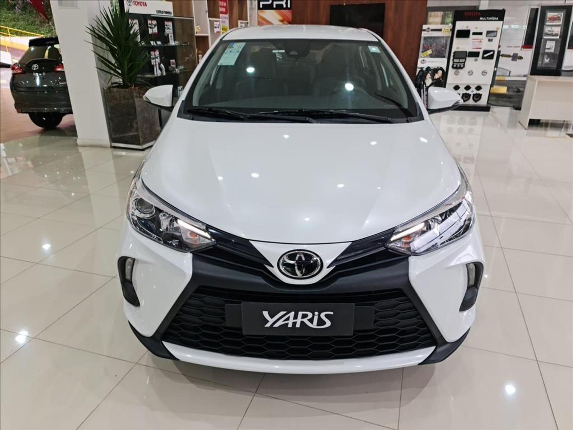 Toyota Yaris Sedan XS 2024