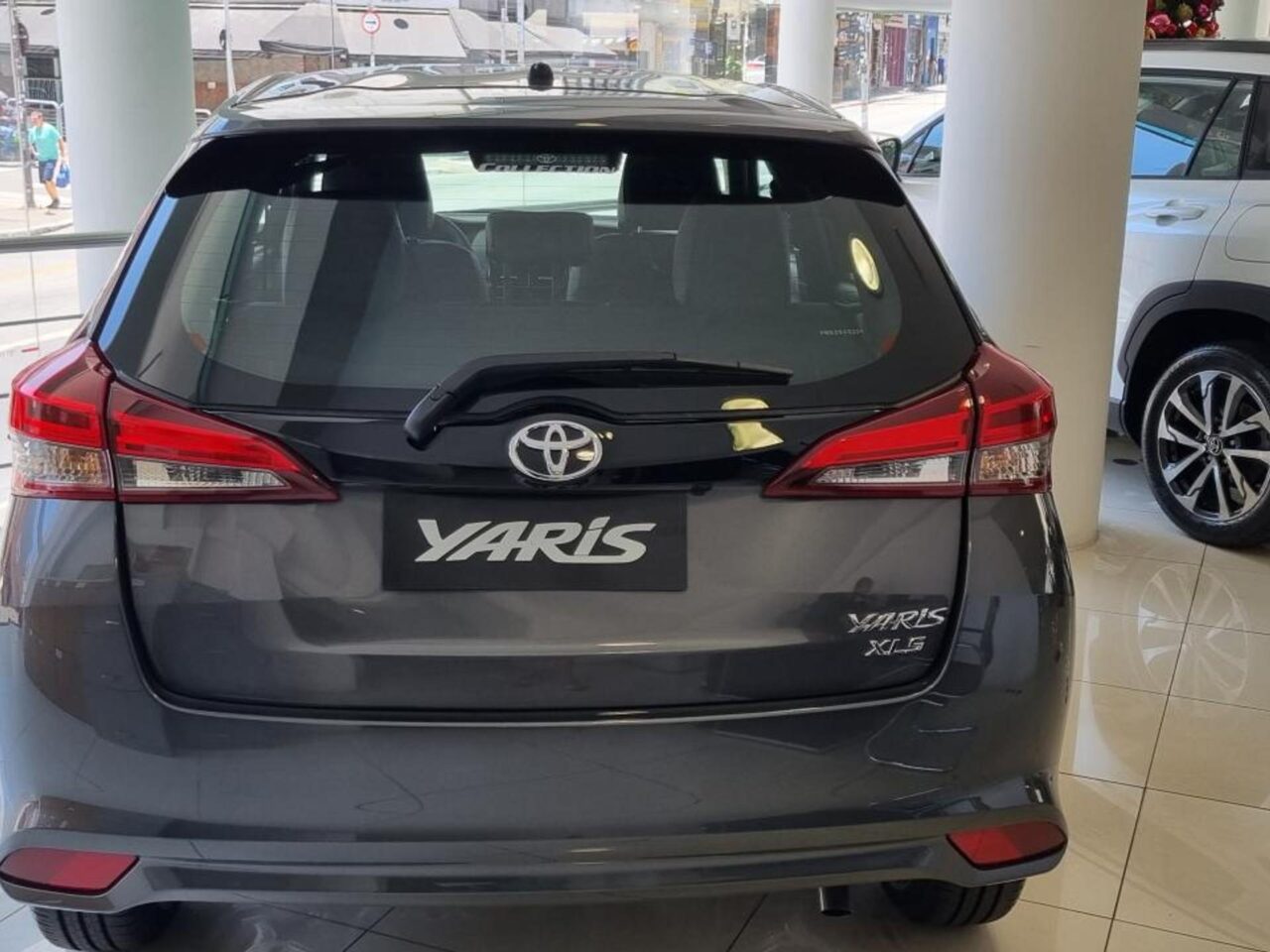 toyota yaris 1.5 16v flex xls multidrive wmimagem11554378614 Com versões do hatch e sedã, a Toyota divulgou a tabela de preços do Yaris PcD em janeiro de 2024