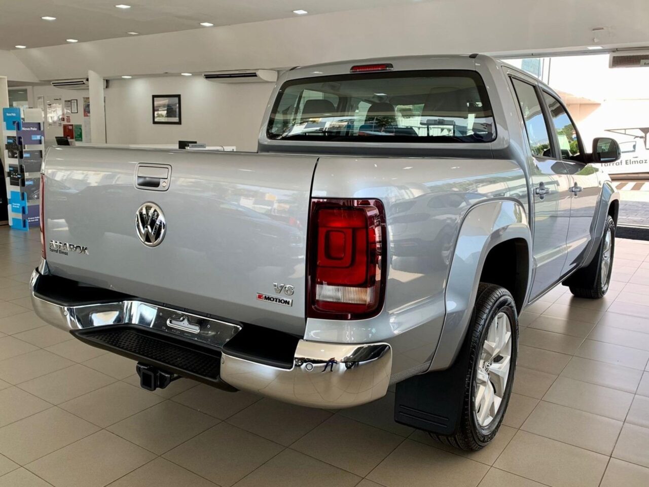 volkswagen amarok 3.0 v6 tdi diesel highline cd 4motion automatico wmimagem21172708129 Com uma sólida capacidade de carga e uma extensa lista de equipamentos, a Volkswagen Amarok Highline 2024 apresenta atributos positivos, embora seu design esteja em necessidade de uma atualização