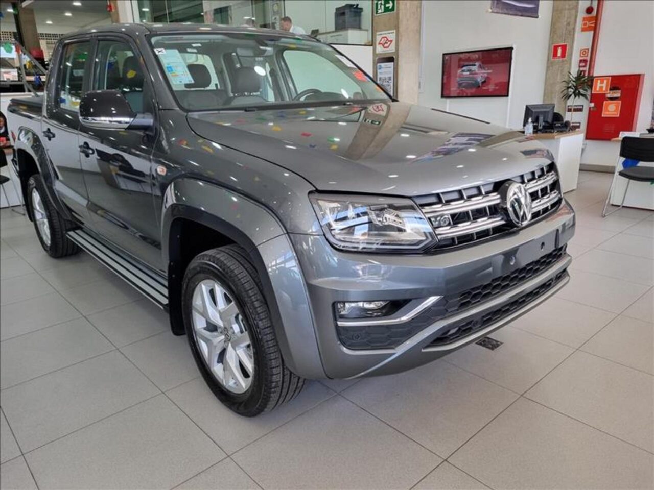 volkswagen amarok 3.0 v6 tdi diesel highline extreme cd 4motion automatico wmimagem14304488168 1 Com uma extensa lista de equipamentos e uma notável capacidade de carga, a Volkswagen Amarok Extreme 2024 apresenta atributos positivos, apesar de seu preço elevado