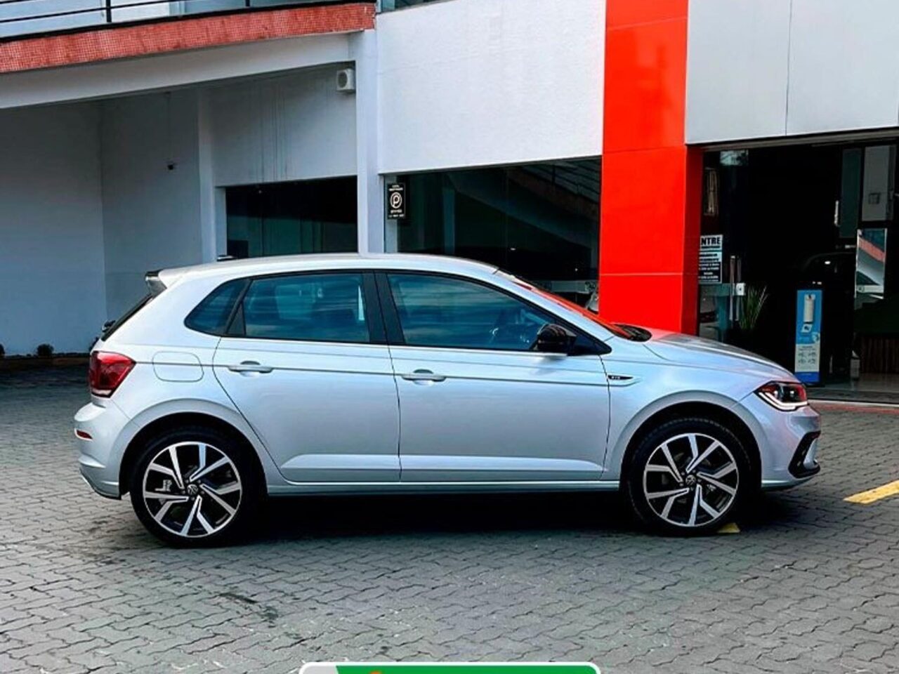 volkswagen polo 1.4 250 tsi gts automatico wmimagem16342914917 Com motor robusto e design distinto, o Volkswagen Polo GTS 2024 oferece uma extensa lista de equipamentos de segurança