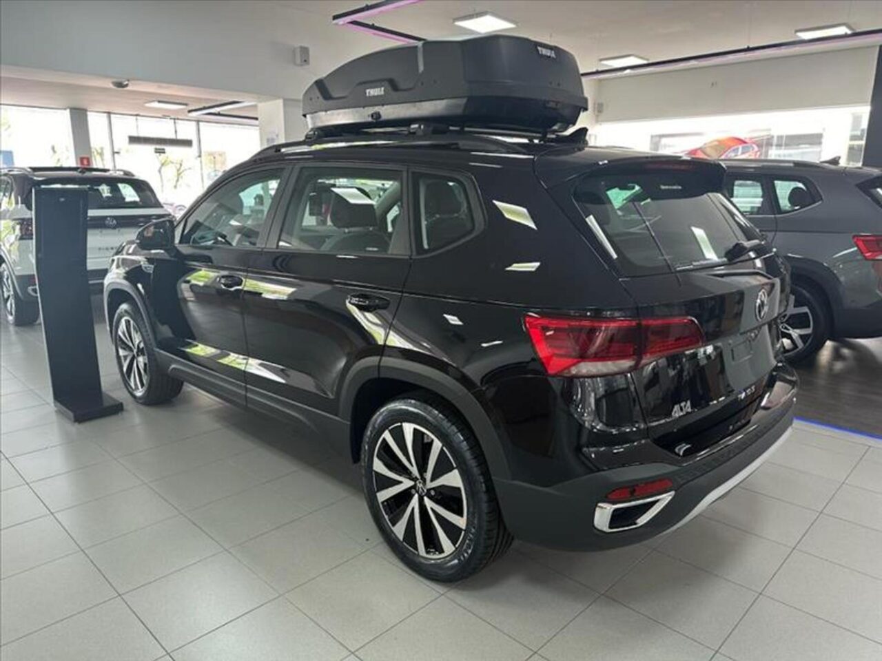 volkswagen taos 1.4 250 tsi total flex comfortline automatico wmimagem17170301098 Mesmo sendo uma versão de entrada, o Volkswagen Taos Comfortline possui uma boa lista de equipamentos e uma boa relação custo-benefício