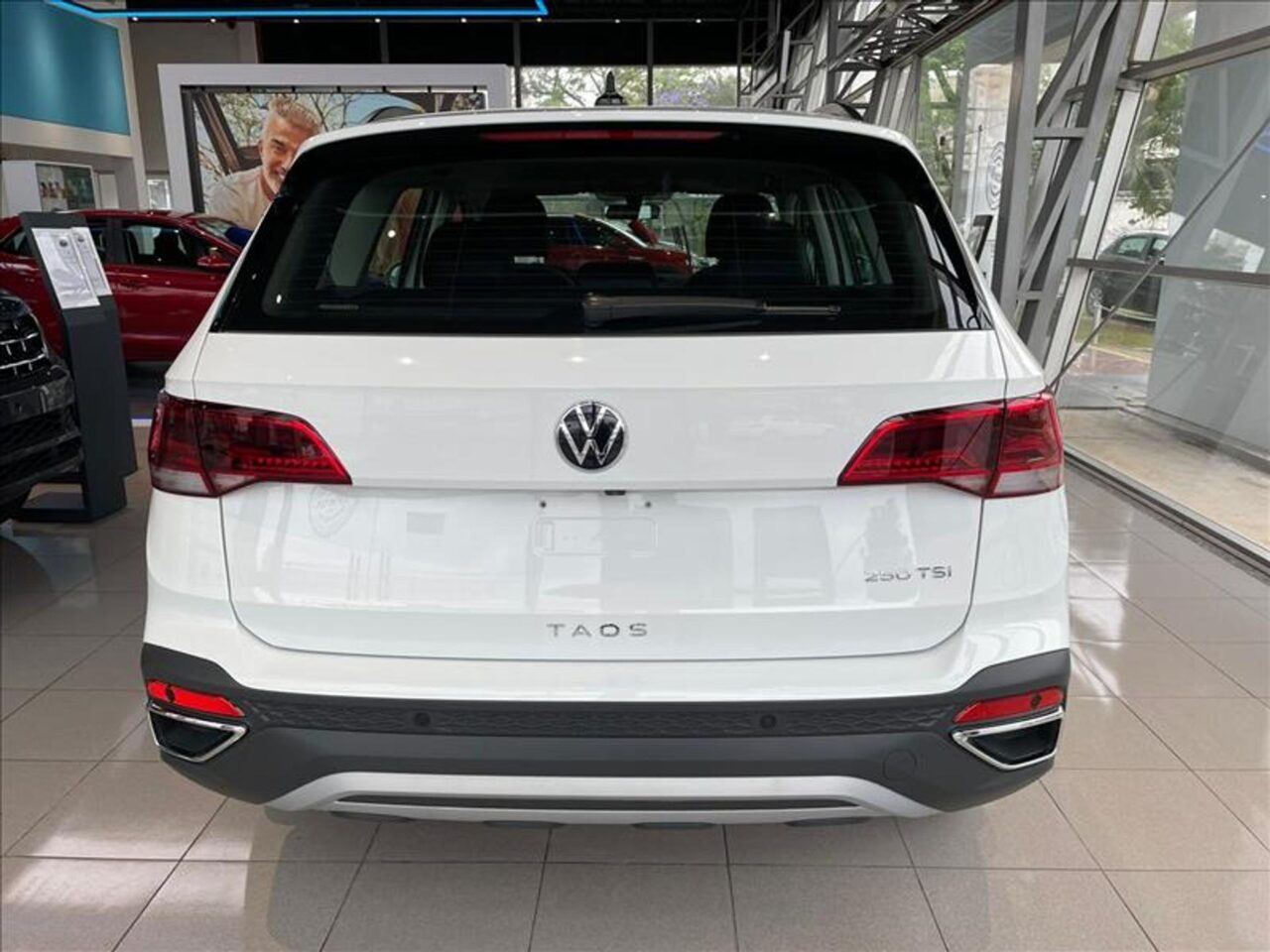 volkswagen taos 1.4 250 tsi total flex comfortline automatico wmimagem18560826159 Mesmo sendo uma versão de entrada, o Volkswagen Taos Comfortline possui uma boa lista de equipamentos e uma boa relação custo-benefício