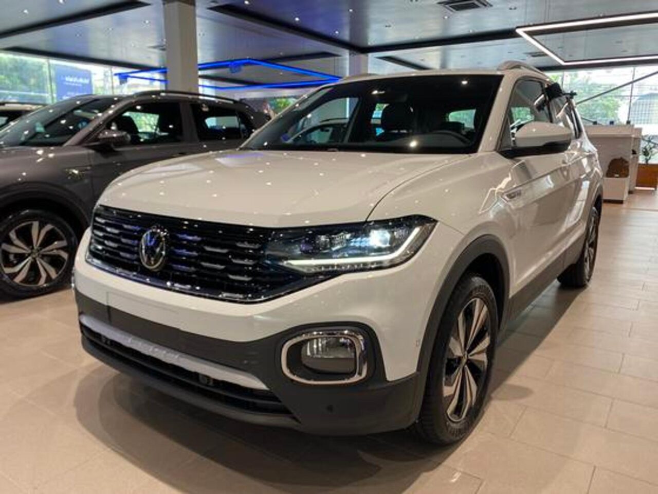 volkswagen tcross 1.4 250 tsi total flex highline automatico wmimagem10554781178 1 Com um desconto generoso e uma ampla lista de equipamentos, o Volkswagen T-Cross Highline apresenta-se como uma excelente opção para pessoas com deficiência (PcD)