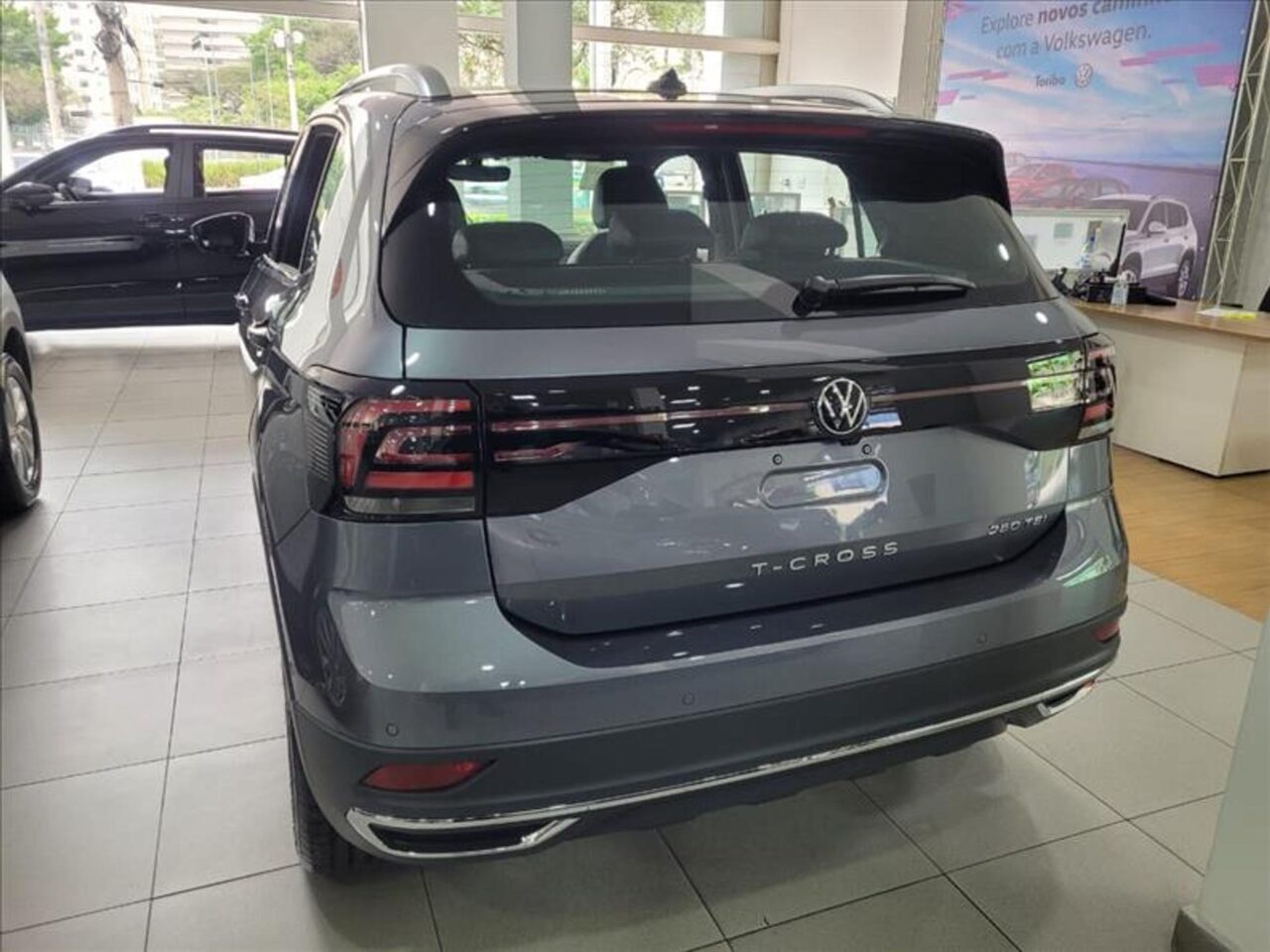 volkswagen tcross 1.4 250 tsi total flex highline automatico wmimagem12292046156 1 Sendo a versão mais completa, o Volkswagen T-Cross Highline 2024 oferece uma ampla gama de equipamentos e motorização, embora o preço seja consideravelmente alto.