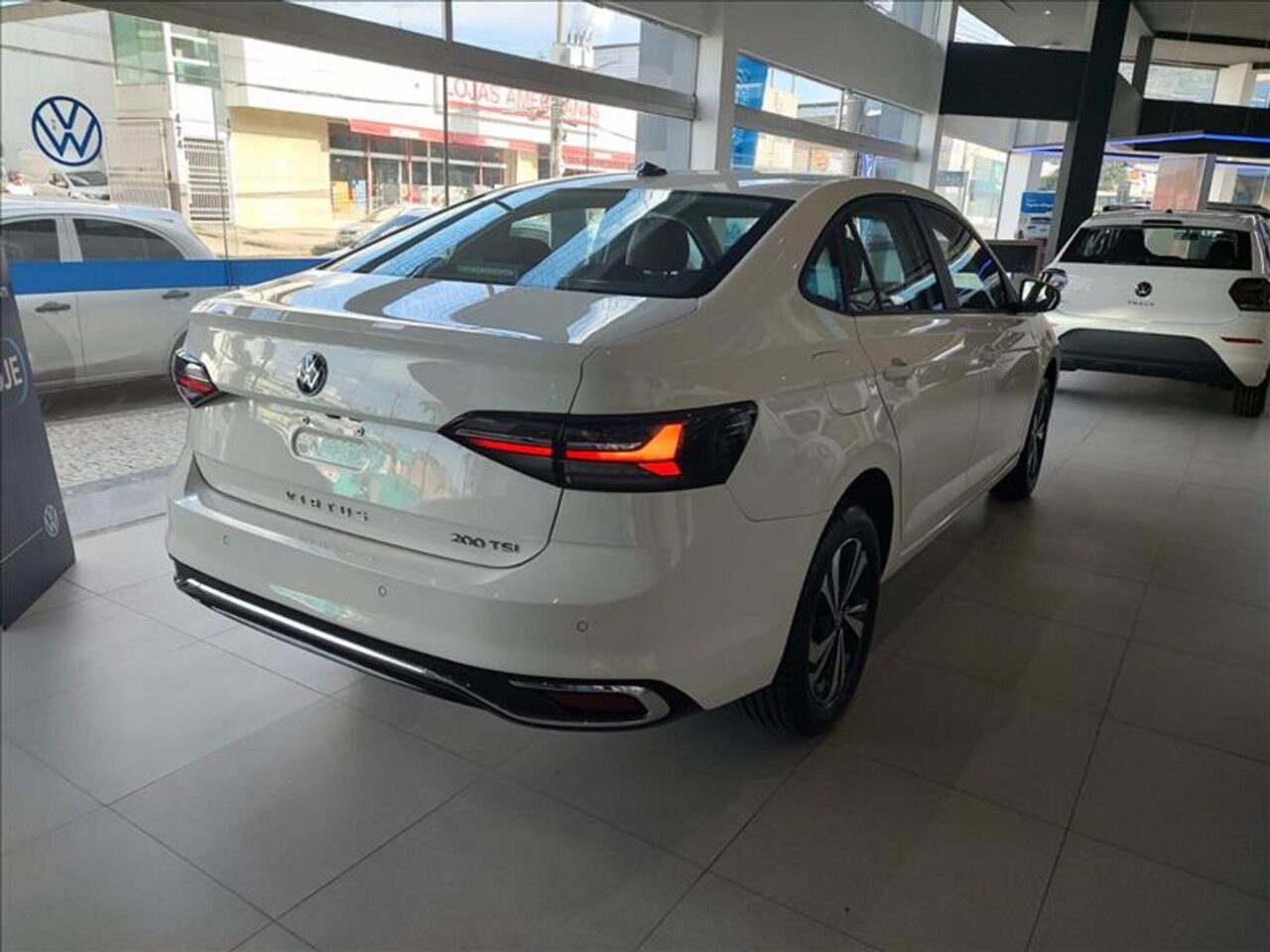 volkswagen virtus 1.0 200 tsi comfortline automatico wmimagem16421524492 Mesmo sendo uma versão intermediária, o Volkswagen Virtus Comfortline 2024 possui uma ampla lista de equipamentos e oferece um ótimo custo-benefício