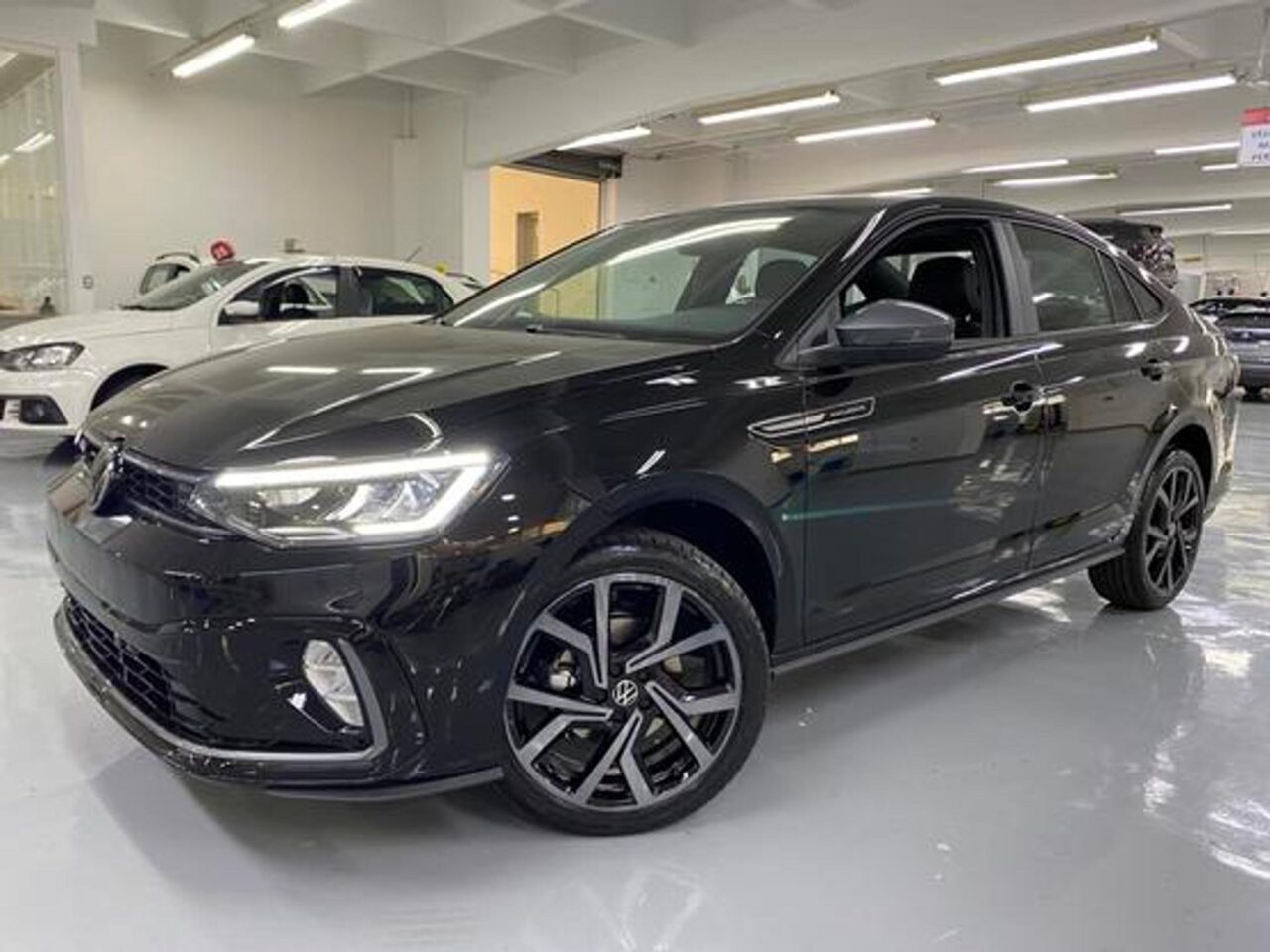 volkswagen virtus 1.4 250 tsi exclusive automatico wmimagem17003332957 Com um desempenho de motorização excelente, o Volkswagen Virtus Exclusive 2024 é uma versão esportiva que oferece uma ampla lista de itens de série